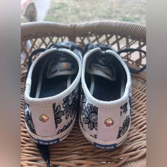 KATE SPADE X KEDS Daisy Print Sneakers - Size 6 - Picture 3 of 7